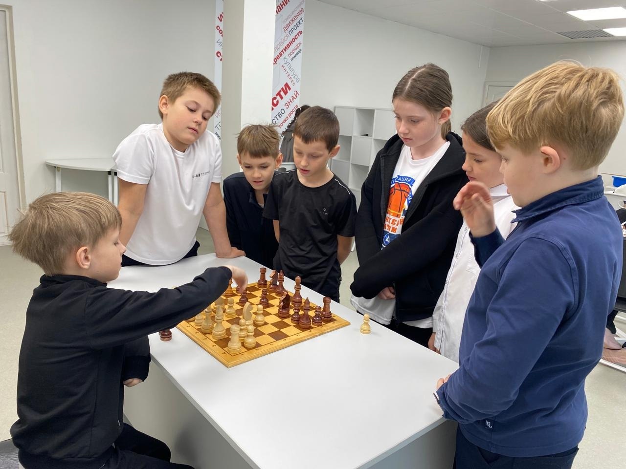 Соревнование по шахматам Соревнование по шахматам.